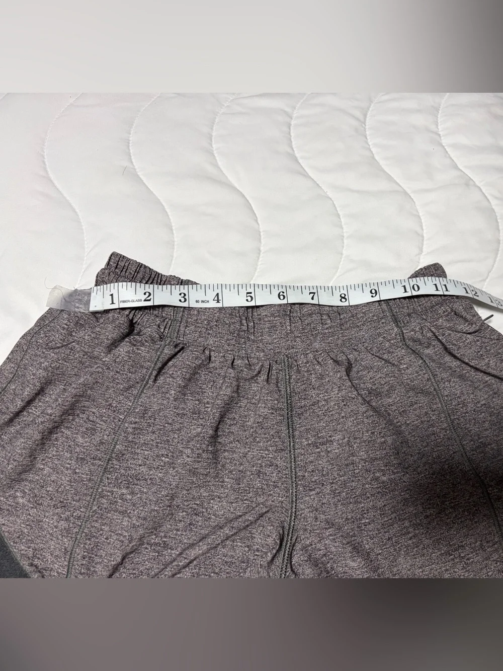 Lululemon Hotty Hot Low Rise Short 4” Womens Size 8 Gray Running Lined
